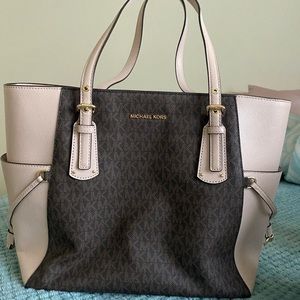 all are from a smoke free home, all are still like new, no flaws